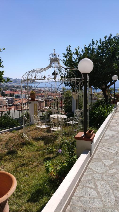 Отель La Casa Del Sole Санремо Экстерьер фото