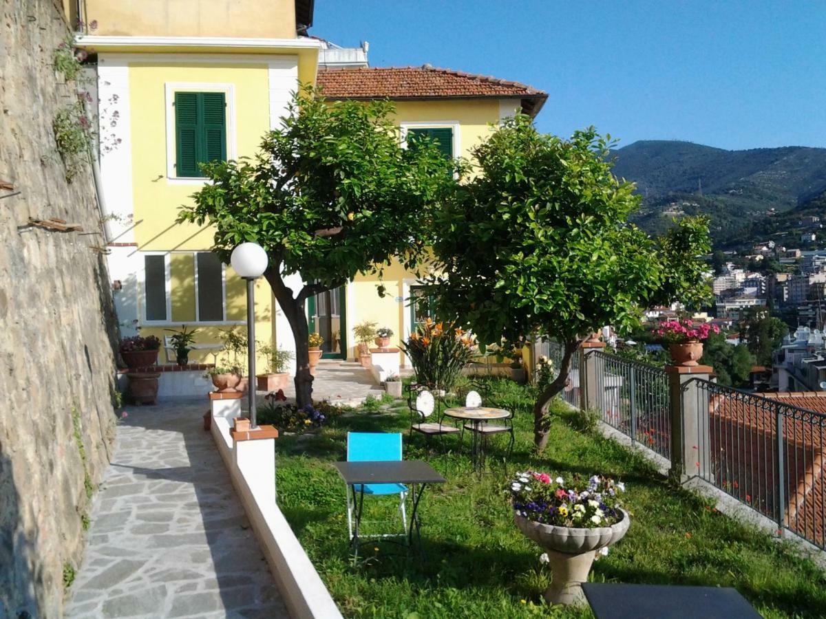 Отель La Casa Del Sole Санремо Экстерьер фото