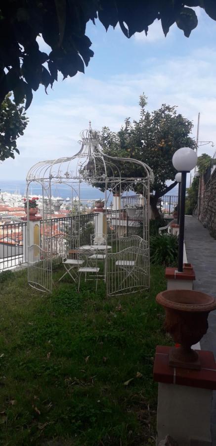Отель La Casa Del Sole Санремо Экстерьер фото
